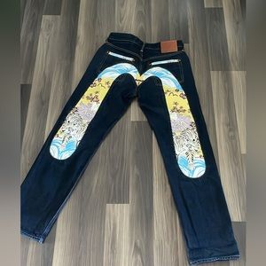 31x34 Evisu Diacock white tiger jeans. No longer sold on Evisu’s website.